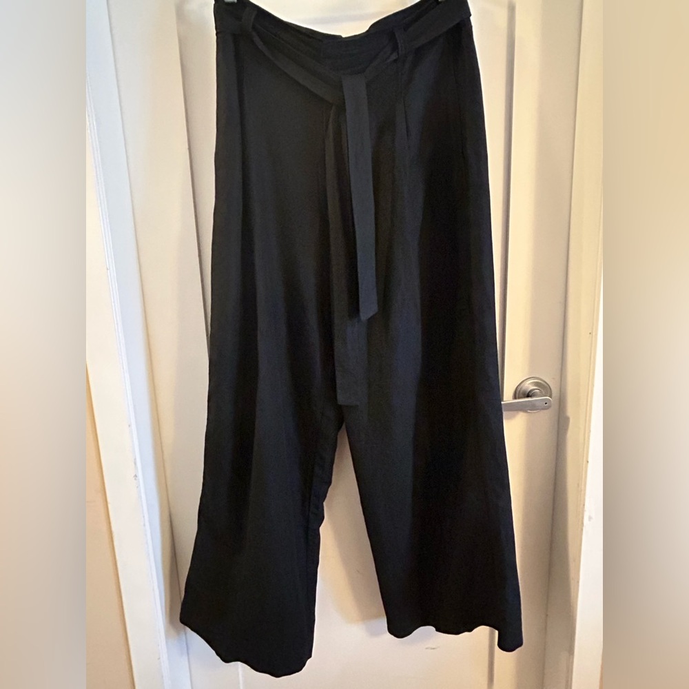 GAP Women’s Black High-Rise Wide-Leg Pants